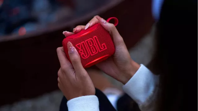Nová generace reproduktorů JBL v modernizovaném designu